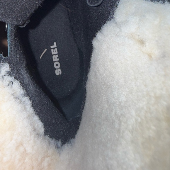 Sorel boots - Picture 9 of 9